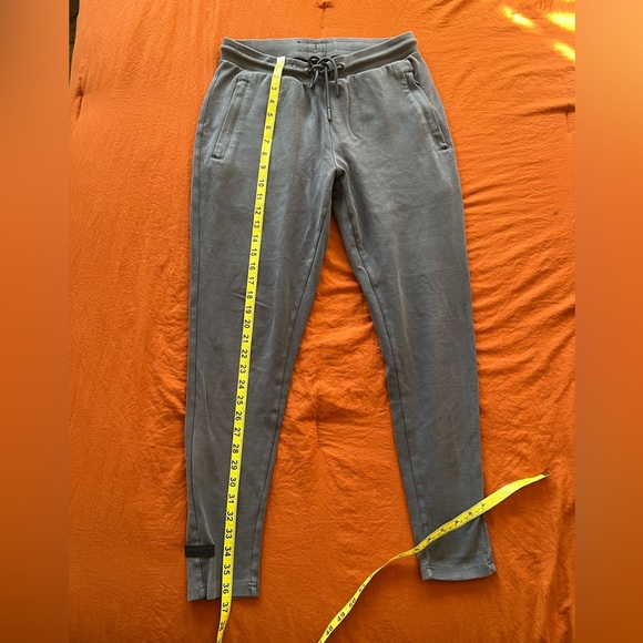 Alphalete Men's Charcoal Joggers - Picture 4 of 5